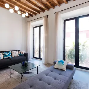 elegant-and-sophisticated-apartment-in-the-city-center.es-andalucia.com/